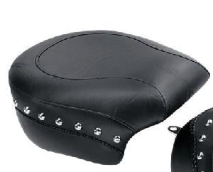 STANDARD STUDDED REAR SEAT FOR SPORTSTER 04-UP
