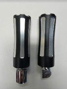 STRAIGHT CONTRAST CUT FOOTPEGS (INCLUDES MOUNTING ADAPTERS)