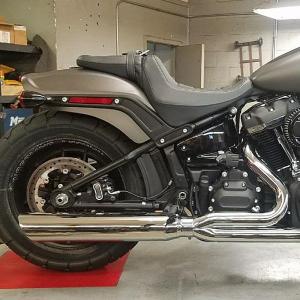 2 INTO 1 FAT CAT STRAIGHT BACK CHROME EXHAUST FOR SOFTAIL M8 18-UP