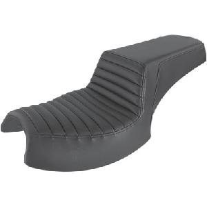 STEP UP SEAT - TUCK AND ROLL - BLACK FOR CHALLENGER