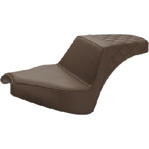 STEP UP SEAT - DRIVER SMOOTH/PASSENGER LATTICE STITCH - BROWN FOR CHIEF 2022-UP