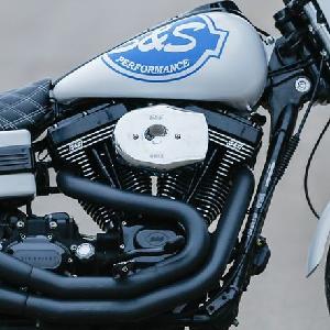 STEALTH AIR CLEANER KIT WITH CHROME TRIBUTE COVER FOR 2001-2015 FUEL-INJECTED SOFTAIL® MODELS, 2004-2017 FUEL-INJECTED DYNA® MODELS, AND 2003-2007 FUEL-INJECTED TOURING MODELS
