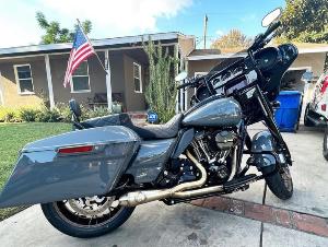 2017-PRESENT M8 BAGGER - LANESPLITTER