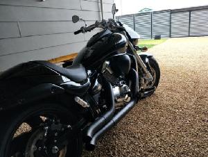 TURN OUT BLACK CUSTOM EXHAUST FOR SUZUKI 1500 / C90 UP TO 2025