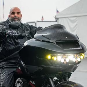 Carbon Fiber Flare® Windshield for 2023.5+ Road Glide